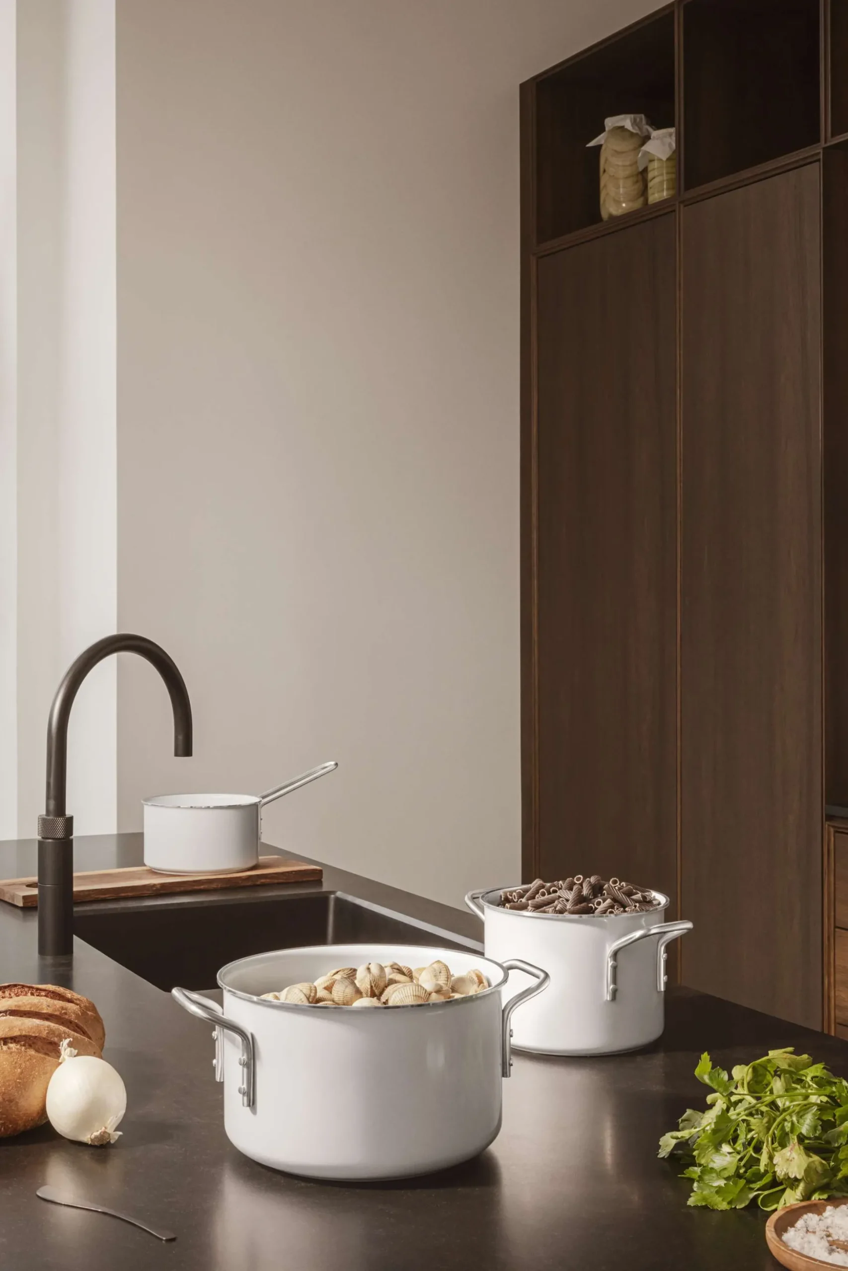 White Line Gryta 3,8 l 20 cm keramisk Slip-Let® beläggning